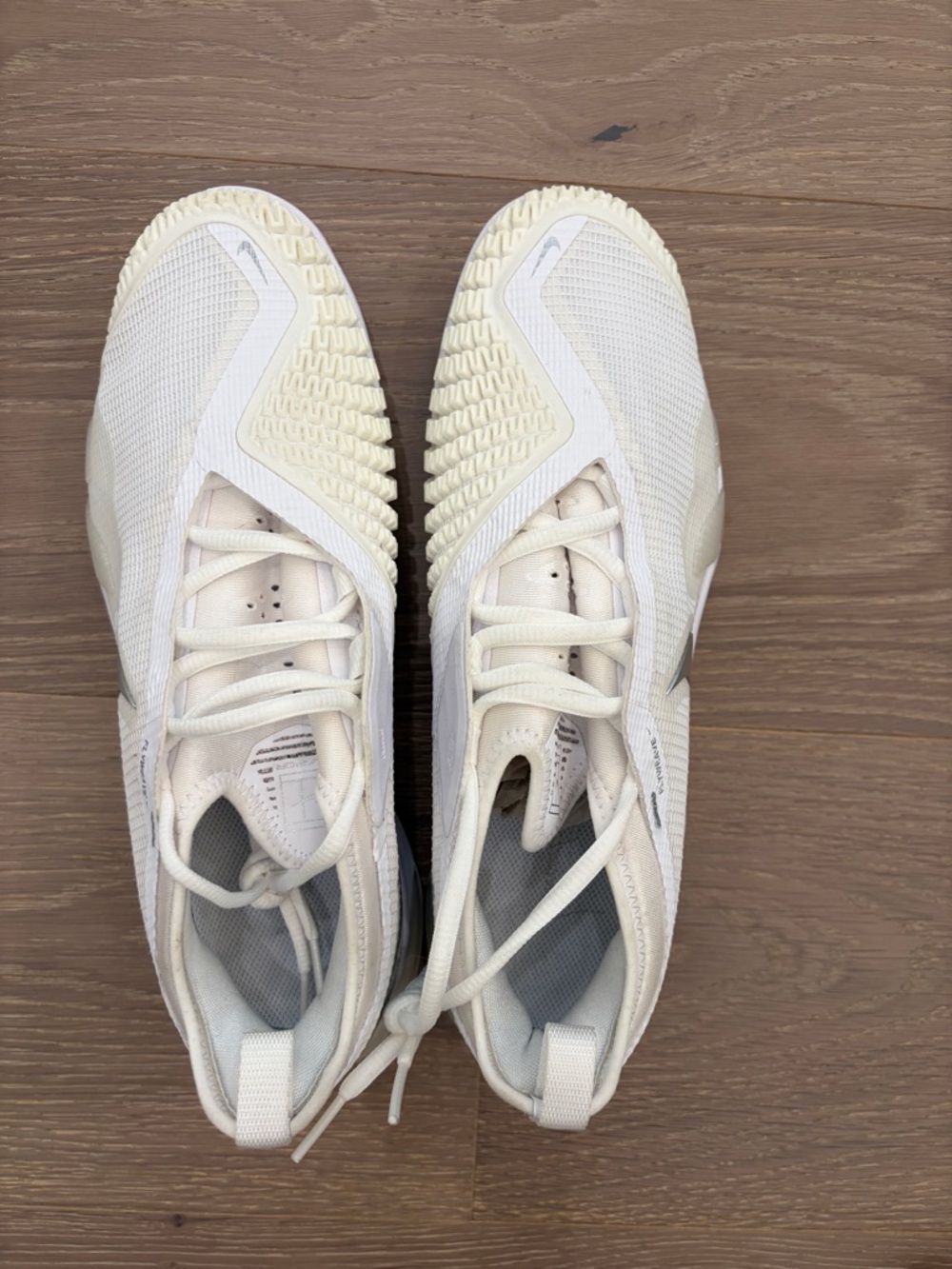 NIKE WOMEN’S REACT VAPOR NXT TENNIS SHOES (White & Metallic) (Brand New)